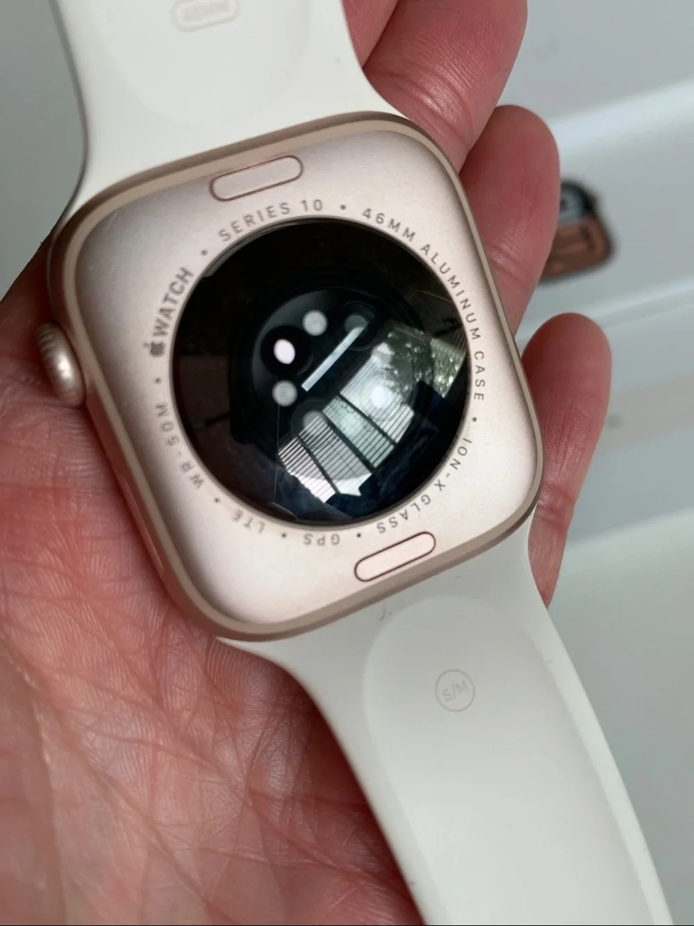 APPLE Series 10 46mm LTE & GPS 99% Battery Health! NOTE: Media Speaker Volume Lo